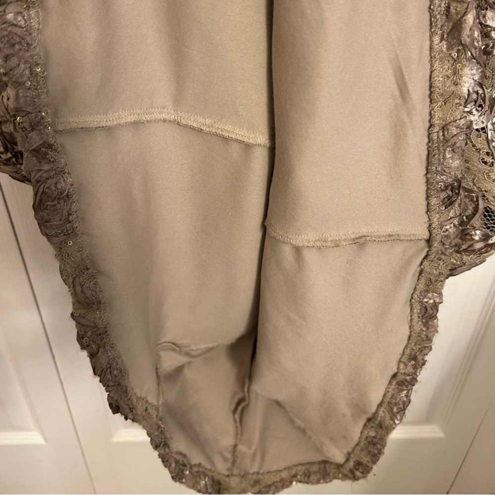 ALEX EVENINGS Bronze Sequin Floral Lace Ribbon Rosette Short Sleeve Gown - Picture 7 of 12